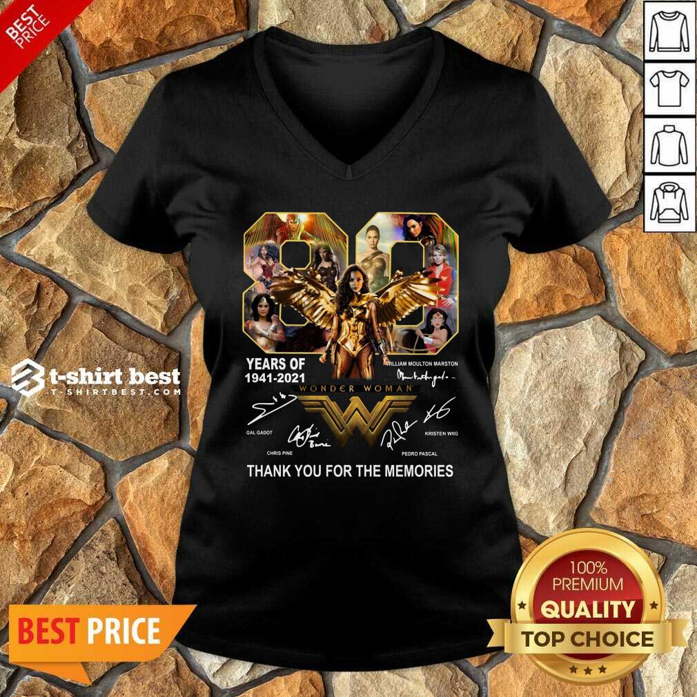 80 Years Of Wonder Woman Thank You For The Memories V-neck - Design By 1tees.com