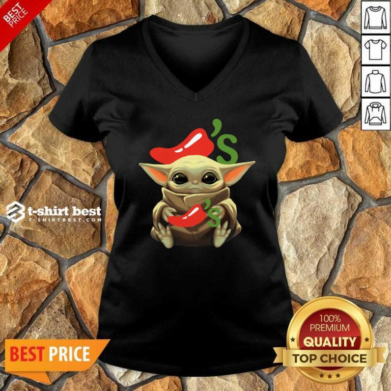 Baby Yoda Hug Chilis 2020 V-neck - Design By 1tees.com