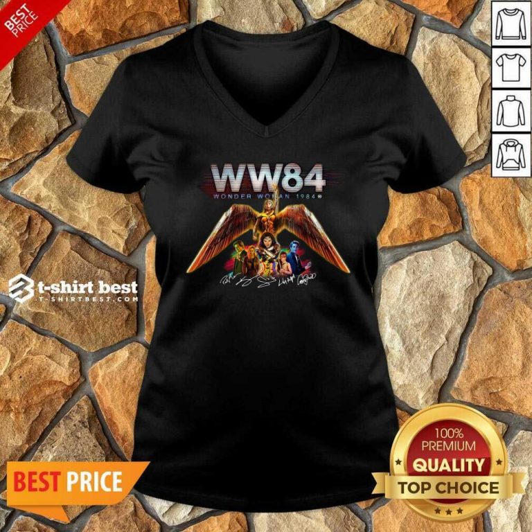 WW84 Wonder Woman 1984 Signatures V-neck - Design By 1tees.com